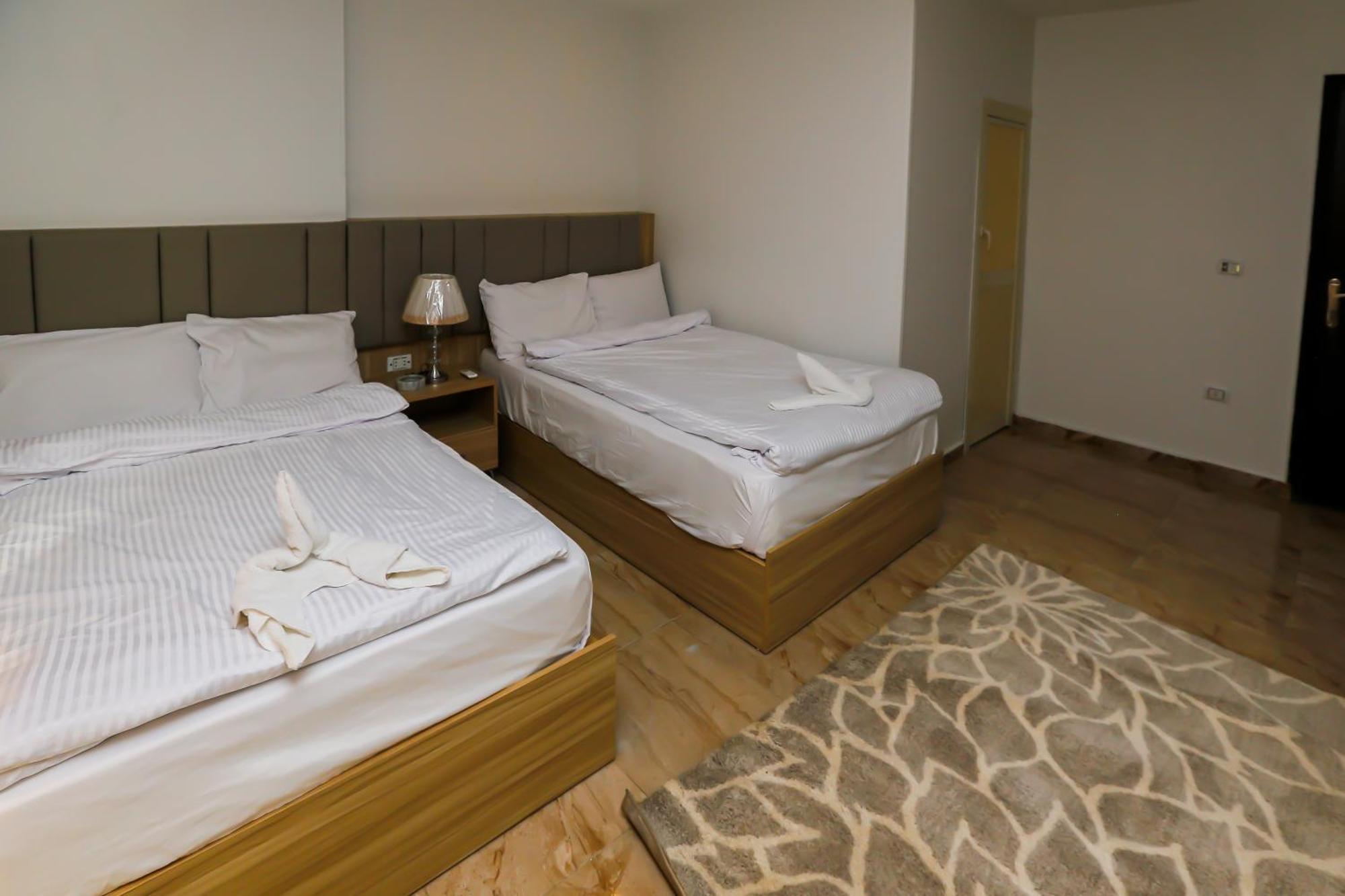 Pyramids Express View Hotel Kafret el-Gabal Eksteriør billede